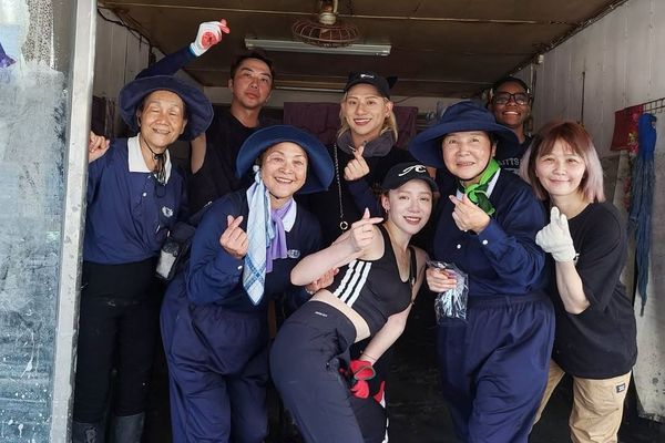 ▲「角頭正妹」王宣，到花蓮災區當起「鏟子超人」。（圖／翻攝自王宣IG）