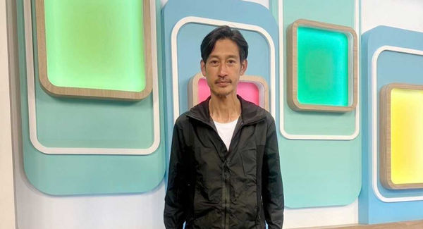 直擊！唐治平遊走街頭突出左勾拳　身形消瘦變成「皮包骨」