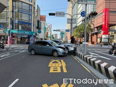 台南西門路自小客車相撞 雙駕駛酒測值0無酒駕