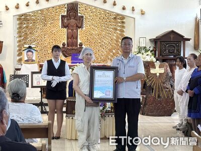 「超人醫師」徐超斌辭世今公祭 親友病患齊聚送最後一程