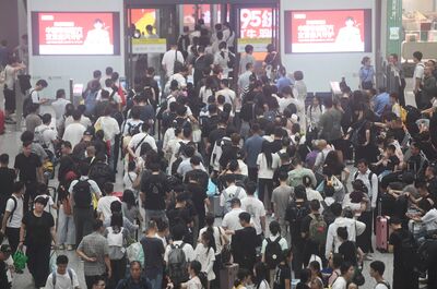 陸十一假期疊加中秋考驗人流運力 鐵路加開2002列...高鐵票最低4折