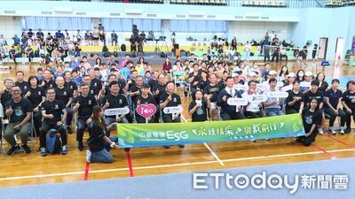 戴資穎揮拍教學！中華電信捐數位閱讀帳號與運動物資助力學童追夢