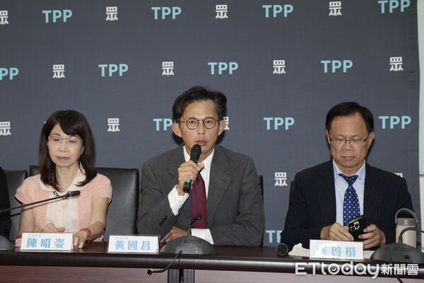 ▲▼ 「民眾黨立院黨團審計長投票意向說明」記者會,黃國昌 ,張啓楷,陳昭姿      。（圖／記者徐文彬攝）