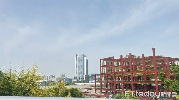 ▲▼ 烏日高鐵,第一大            。（圖／記者陳筱惠攝）