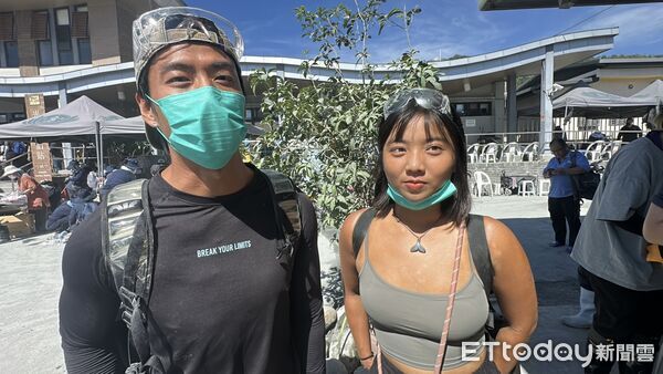 ▲▼             連假收假第一天，光復車站依舊擠滿了「鏟子超人」。（圖／記者許權毅攝，下同）