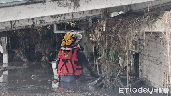 ▲台南市消防局特搜隊9月25日趕赴花蓮支援堰塞湖災情，28日晚間平安返抵。（記者林東良翻攝，下同）