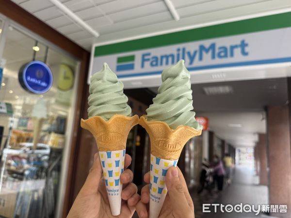 ▲▼全家Fami!ce霜淇淋推出新口味「香香菜菜霜淇淋」。（圖／記者林育綾攝）