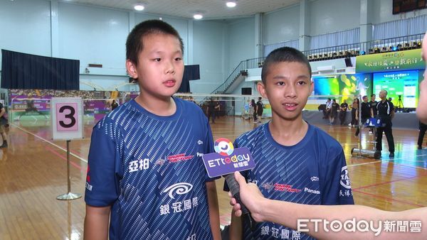 ▲中華電信小戴＋孩童友誼賽▼             。（圖／記者鄭遠龍攝）