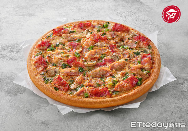 ▲▼必勝客再度推出全新口味「蒜香起司燻雞培根比薩」。（圖／業者提供）