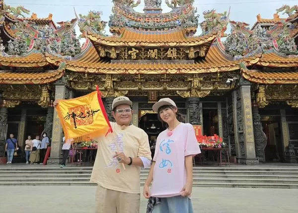 ▲▼東森超視全新行腳節目《神之路》，金獎主持許效舜攜戲劇女神鄭仲茵共同打造最接地氣「善男信女」進香團。（圖／東森超視 提供）