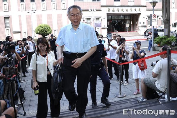 ▲▼ 台北地院審理京華城案柯文哲出庭      。（圖／記者徐文彬攝）