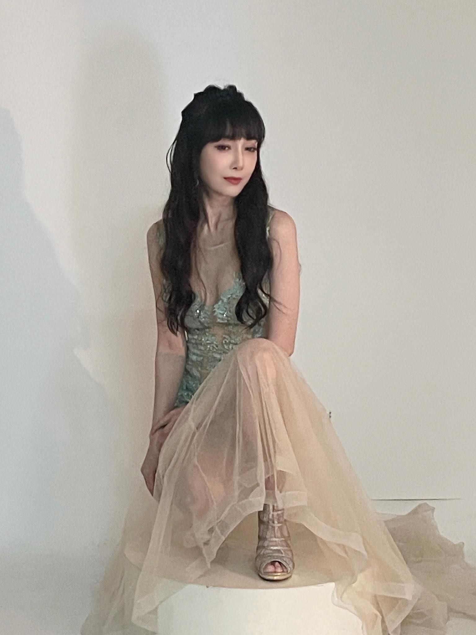 ▲▼差點成于朦朧同事！胡文英揭陸演藝圈「不成文規矩」。（圖／翻攝自Facebook／胡文英）