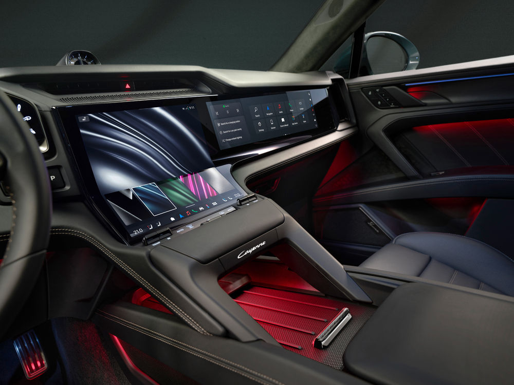 ▲保時捷今年新車有大驚喜！電動版Cayenne暖身預熱首演全新世代內裝。（圖／翻攝自Porsche）