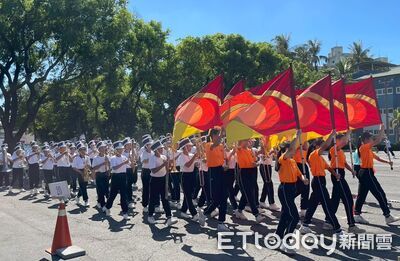 青春樂響頌雙十　屏東南榮國中行進管樂團首登國慶舞臺