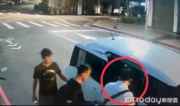 ▲董男夥同彭男搶魯陳男，帶回租屋處痛毆取財。（圖／記者陸運陞翻攝）