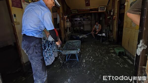 ▲富邦悍將投手老家毀了！舅媽「掃到半殘」依舊正向：不哭！不能一直哀愁 。（圖／記者劉邠如攝）