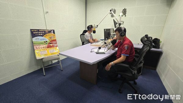 ▲台南市消防局第三大隊與警察廣播電台合作，透過廣播加強爆竹煙火安全宣導。（記者林東良翻攝，下同）