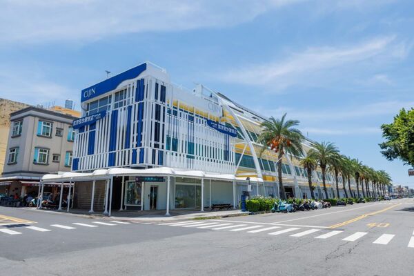 ▲日本白川鄉合掌村,東北藏王樹冰,星享道酒店集團旗下「享得道行旅」,旗津道沙灘酒店,旗津道沙灘酒店水光客房。（圖／五福旅遊提供）