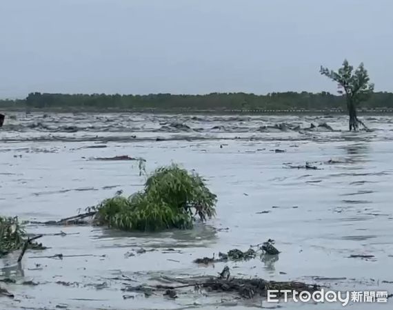 ▲▼馬太鞍溪溢流。（圖／民眾提供）