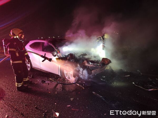 ▲國道一號341K發生連環追撞事故。（圖／記者吳奕靖翻攝）