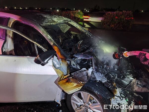 ▲國道一號341K發生連環追撞事故。（圖／記者吳奕靖翻攝）