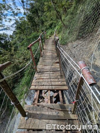 ▲北大武山2.45K土石崩落。（圖／林業及自然保育署屏東分署提供）