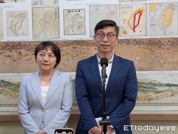 ▲▼民進黨團幹事長鍾佳濱、副幹事長范雲。（圖／記者詹詠淇攝）