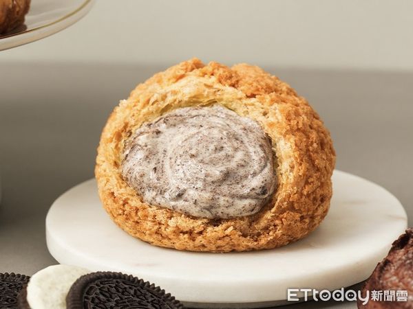 ▲▼beard papa`s10月推先喝道厚奶茶泡芙、餅乾巧酥泡芙持續開賣。（圖／beard papa`s提供）