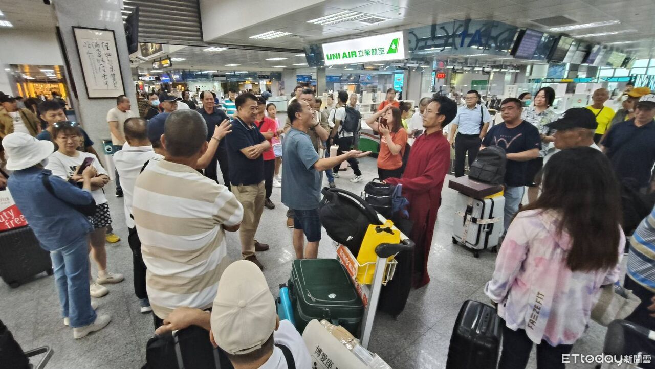 金門機場候補排爆！加開1航班仍有百人滯留旅客怒吼「我要回家」 | ETtoday地方新聞| ETtoday新聞雲