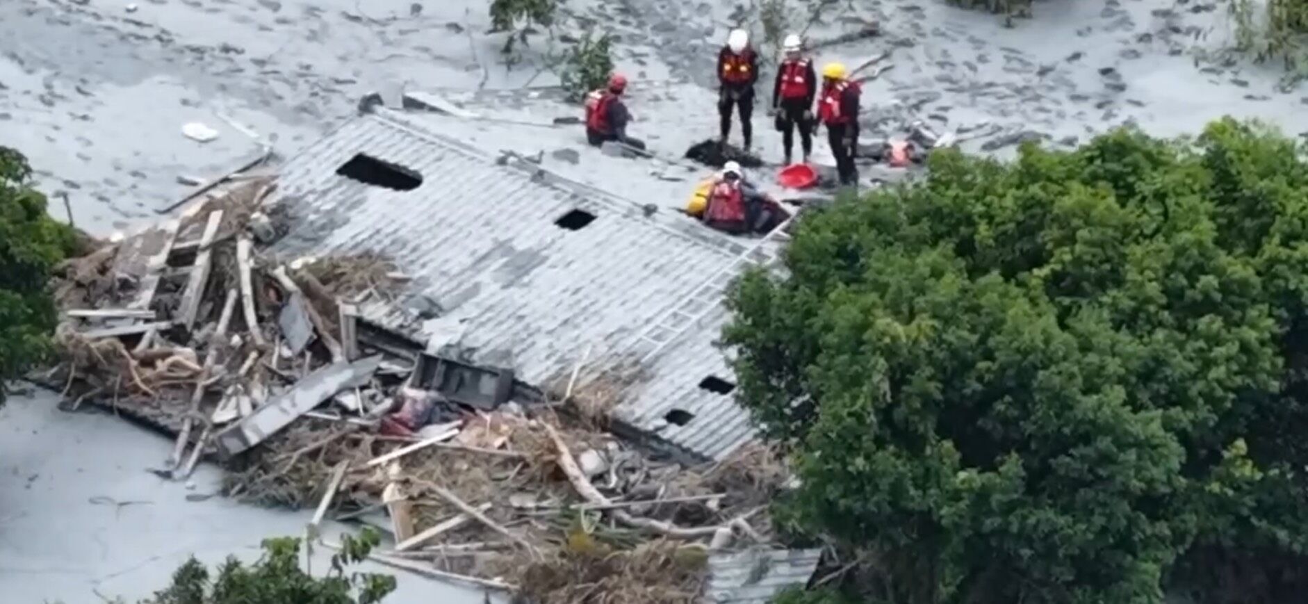 ▲▼馬太鞍溪堰塞湖潰壩後，光復鄉太平村、大同村共89戶受創嚴重且鄰近河床地勢抬高，已不適居住。（圖／花蓮縣政府提供，下同）