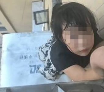陸女童20樓墜下卡雨棚　14樓女子拼死緊抓雙手救回一命