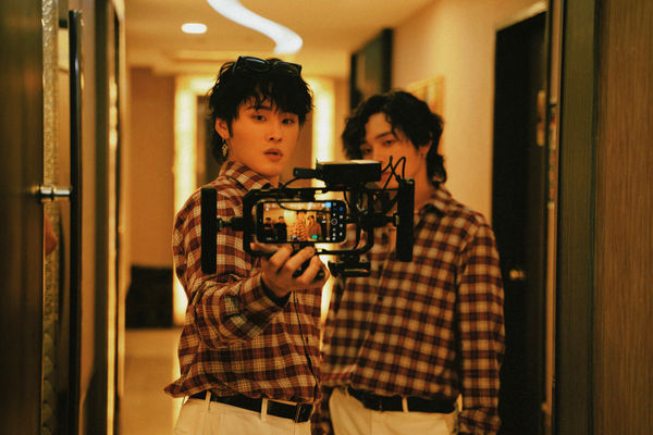 ▲▼ 展榮展瑞推出新歌〈月光族〉MV。（圖／禾森娛樂提供）