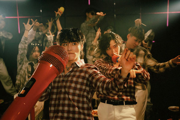 ▲▼ 展榮展瑞廣嗨港片元素大爆發。（圖／禾森娛樂提供）