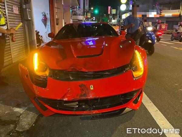▲法拉利左轉時未禮讓直行車，涂男撞上車頭後飛出。（圖／記者陸運陞翻攝）