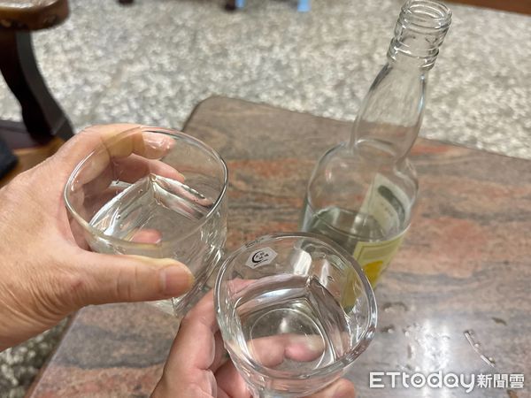 ▲▼台中1名男子每晚喝150cc高梁，連喝15年，竟然　喝到膀胱大爆裂。（圖／大甲李綜合提供）