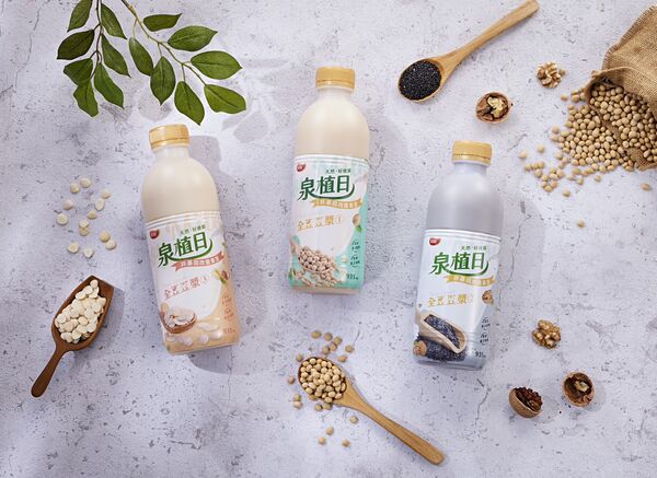 ▲泉植日推出全豆豆漿系列，採用全豆研磨保留膳食纖維，搭配穀物與堅果，兼具營養與永續理念。（泉植日提供，下同）
