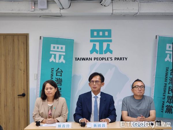 ▲▼民眾黨主席黃國昌、秘書長周榆修、政策會執行長賴香伶出席中央委員會後記者會。（圖／記者陳家祥攝）