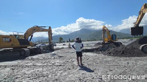 ▲▼花蓮林姓夫妻失聯9天，兒帶怪手返回工寮開挖。（圖／地方中心翻攝）