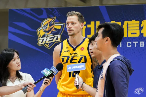 ▲特攻飛克、阿巴西。（圖／新北中信特攻提供）