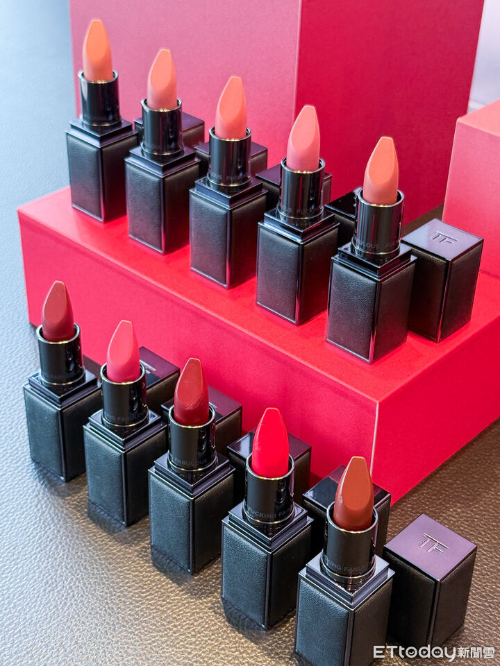 TOM FORD,ADDICTION,唇膏,唇彩,彩妝,試開箱,。（圖／記者李薇攝、品牌提供）