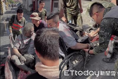 原住民翁困多天奇蹟生還!國軍弟兄細心幫洗腳 他激動道謝:Aray