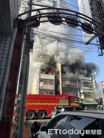 ▲▼屏東民生路火警。（圖／民眾提供）