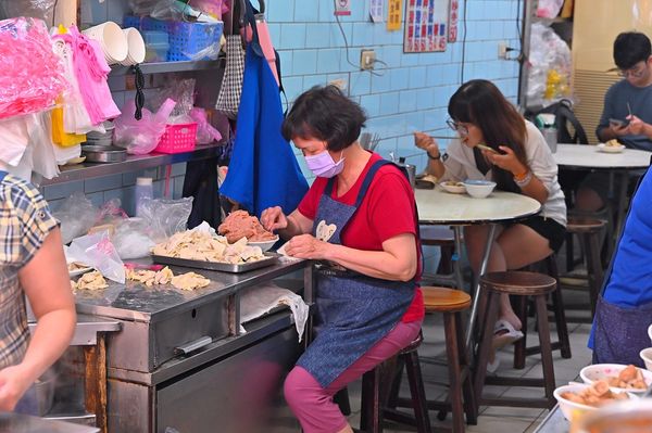 ▲▼永芳亭扁食肉粽。（圖／部落客橘子狗愛吃糖授權提供）