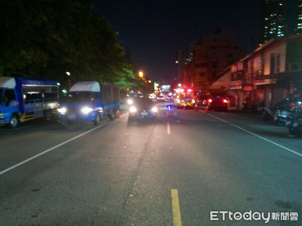 ▲貨車「砰」一聲！台中女疑貪快穿越馬路，遭撞飛魂斷台中街頭。（圖／記者游瓊華攝）