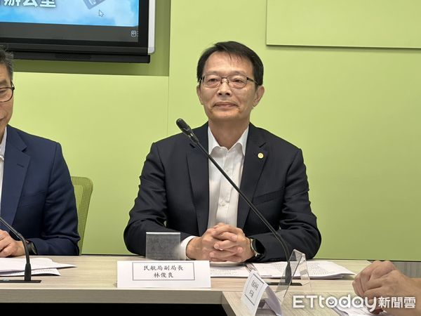 ▲▼民進黨立委李坤城、鍾佳濱召開「偏鄉災後無人機送藥常態化 民眾用藥不中斷 」記者會，衛生福利部次長莊人祥、資訊處處長李建璋、交通部民航局副局長林俊良出席。（圖／記者詹詠淇攝）