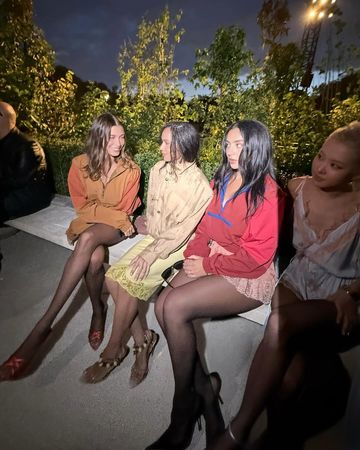 ▲▼Ros&eacute;　海莉&middot;鮑德溫（Hailey Bieber）　柔伊&middot;克拉維茲（Zo&euml; Kravitz）　酷娃恰莉（Charli XCX）。（圖／翻攝自Instagram／charli_xcx）