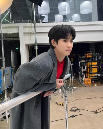 ▲▼金秀賢。（圖／翻攝自Instagram／soohyun_k216）