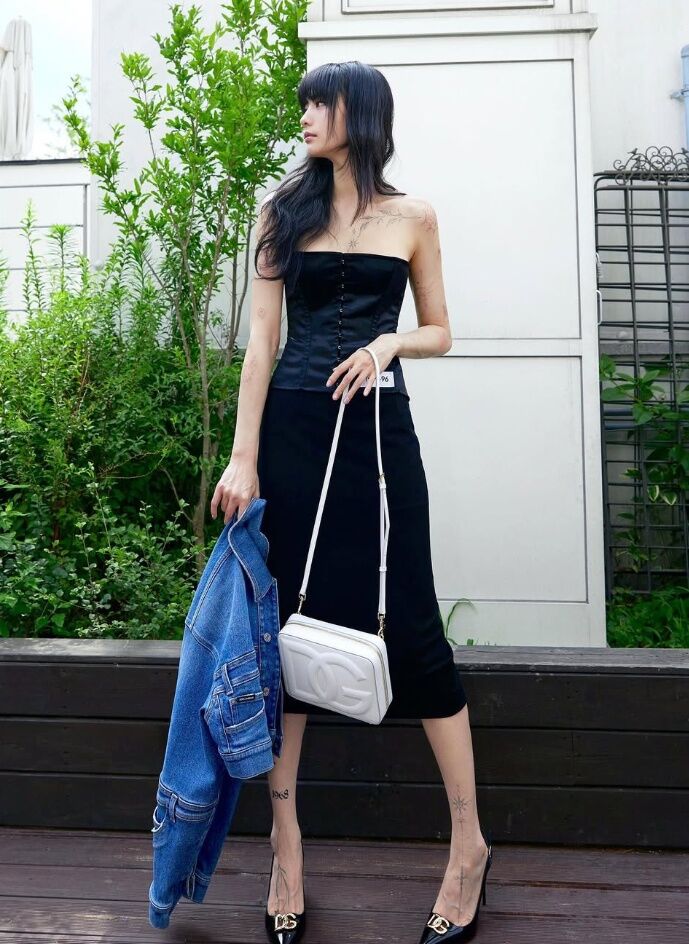 ▲韓女星Nana宣布「已清除全身刺青」！　只留1串數字：我不後悔。（圖／翻攝自Nana IG）