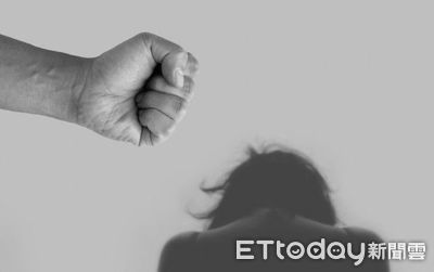 北市酒客狂點6妹陪酒...狂撒小費約砲全被拒 她慘被拖進廁所性侵