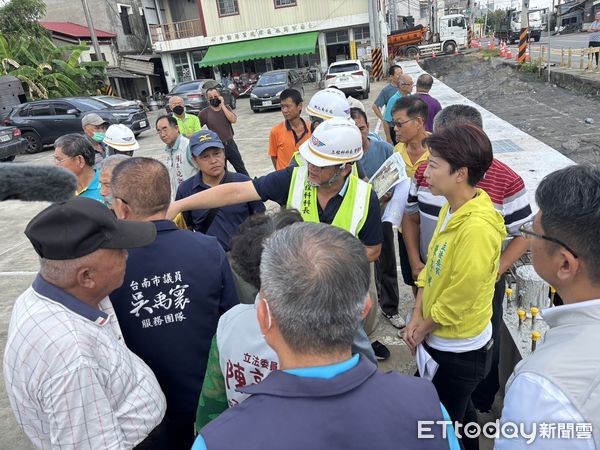 ▲立委陳亭妃強調「蹲點8年、準備8年」，要為台南完成最後一哩路。（記者林東良翻攝，下同）